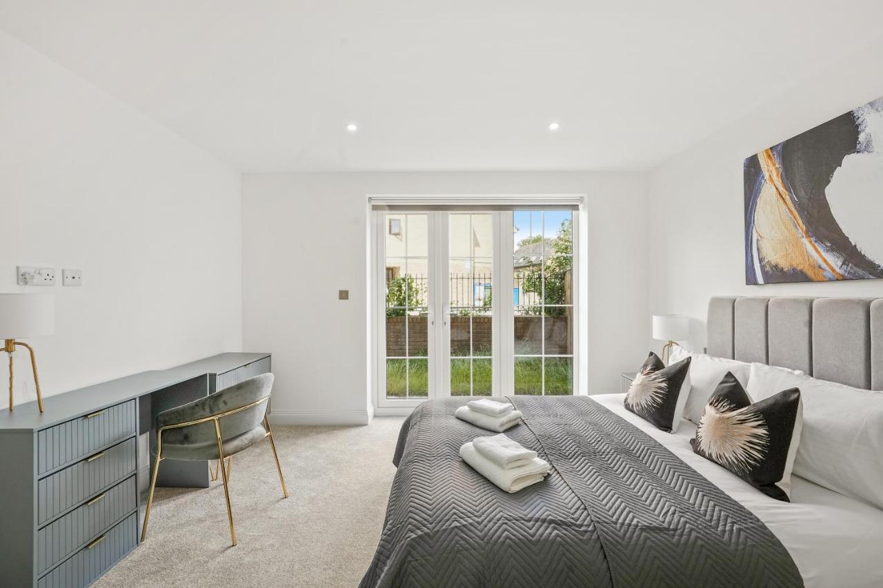 Drake House Apt 3 In Staines - Free Parking - Heathrow - Thorpe Park Zewnętrze zdjęcie