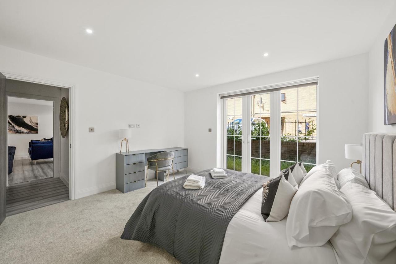 Drake House Apt 3 In Staines - Free Parking - Heathrow - Thorpe Park Zewnętrze zdjęcie